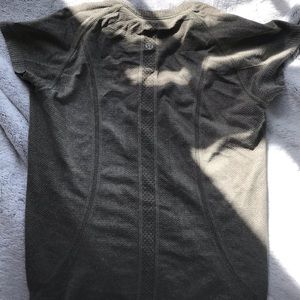 SALE 🦋 lululemon short sleeve